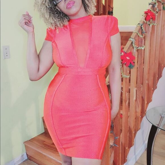 Back Pearled Red Bodycon Dress - Picture 3 of 6